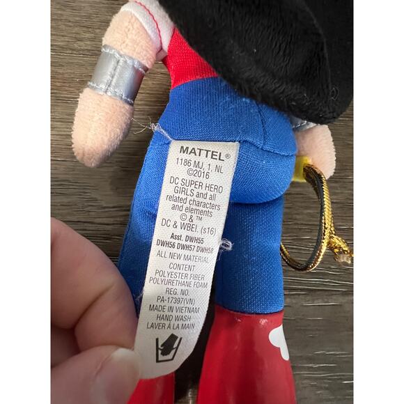 2016 Mattel DC Mini Super Hero Wonder Woman Plush - Picture 3 of 4